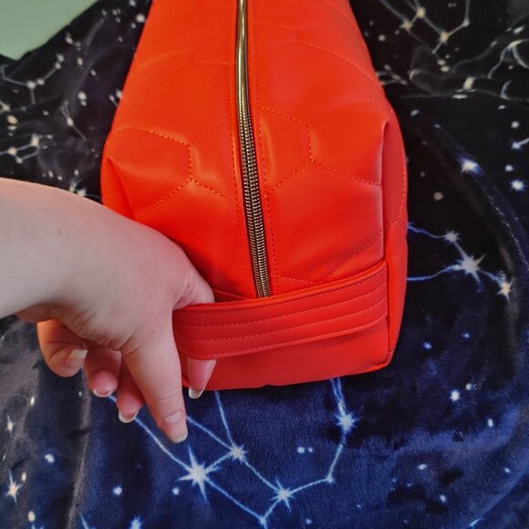 Bumper Satin Luxe VL Cosmetic Case 1 - Picture 4 of 9